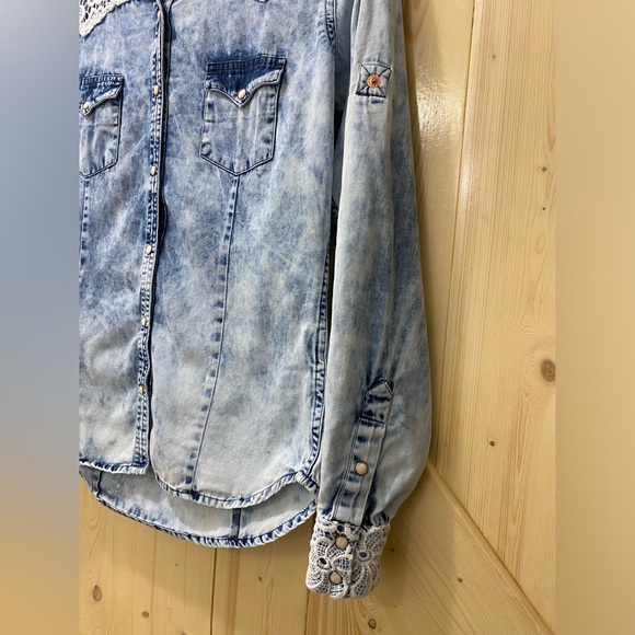 ❤️😍Panhandle Acid Wash Blue Tye Dye White Laced Collard Blue Jean Button Down - Picture 3 of 11